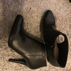Levity black leather booties size 6.5
